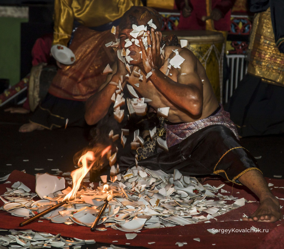 Tari Piring (Plate Dance), the Minangkabau, Bukittinggi, Western Sumatra, Indonesia