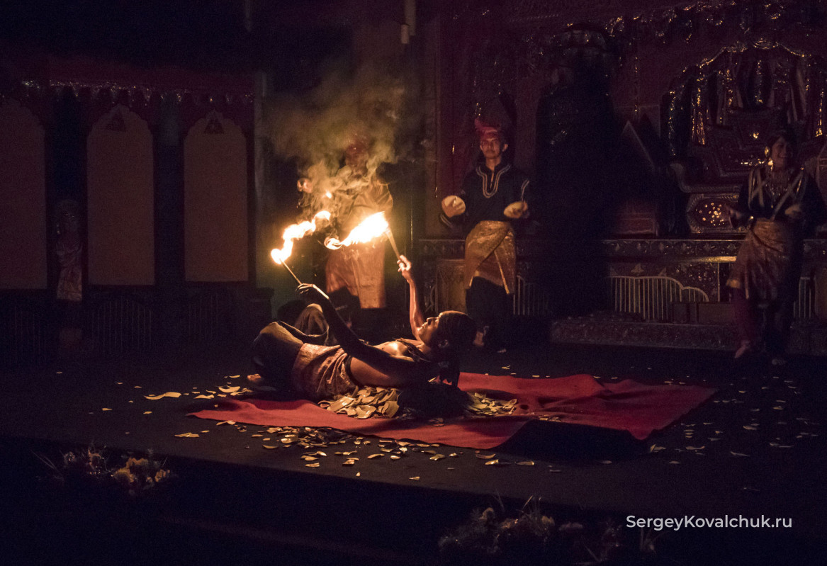 Tari Piring (Plate Dance), the Minangkabau, Bukittinggi, Western Sumatra, Indonesia