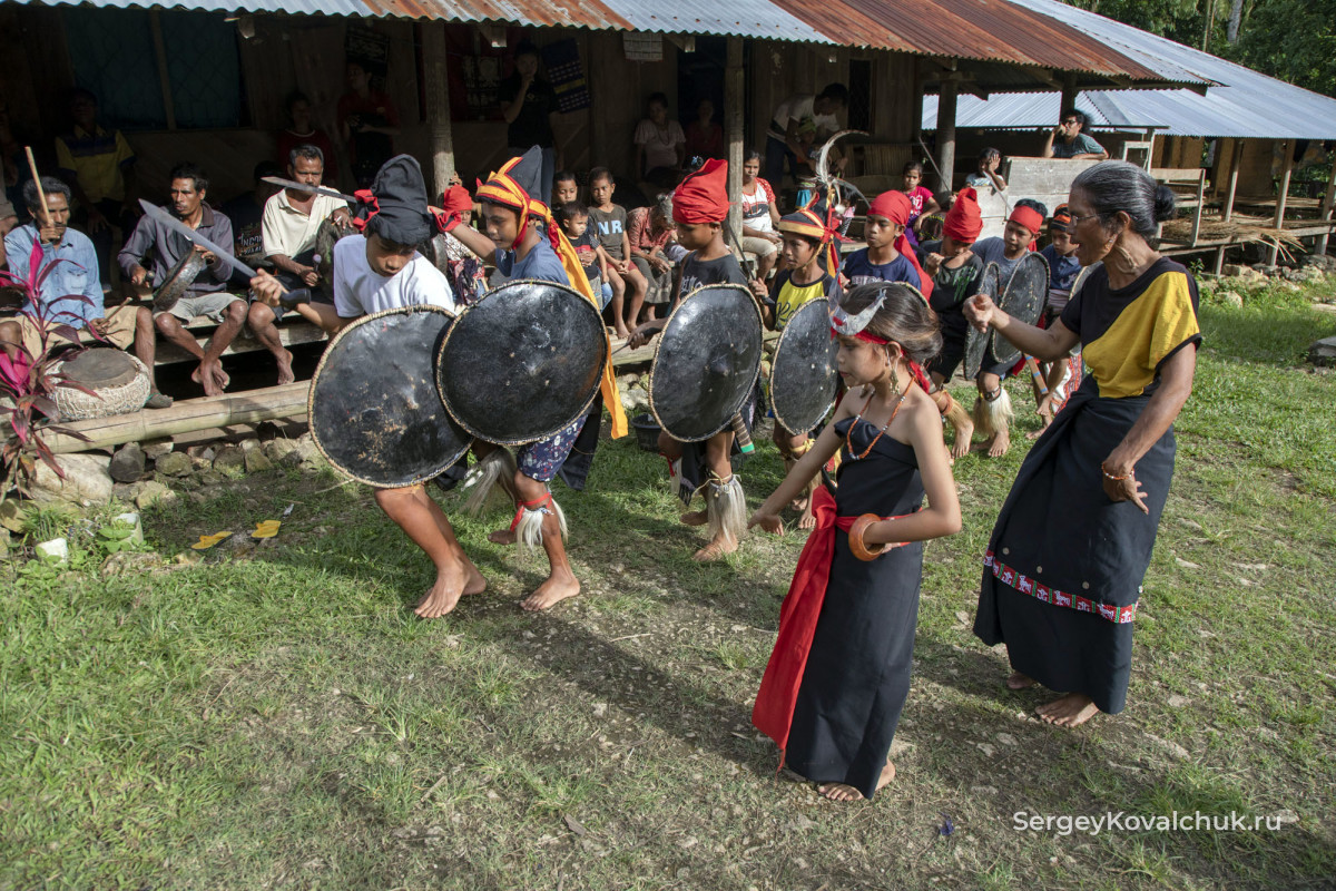 Woleka and Kataga Dances, West Sumba, Indonesia
