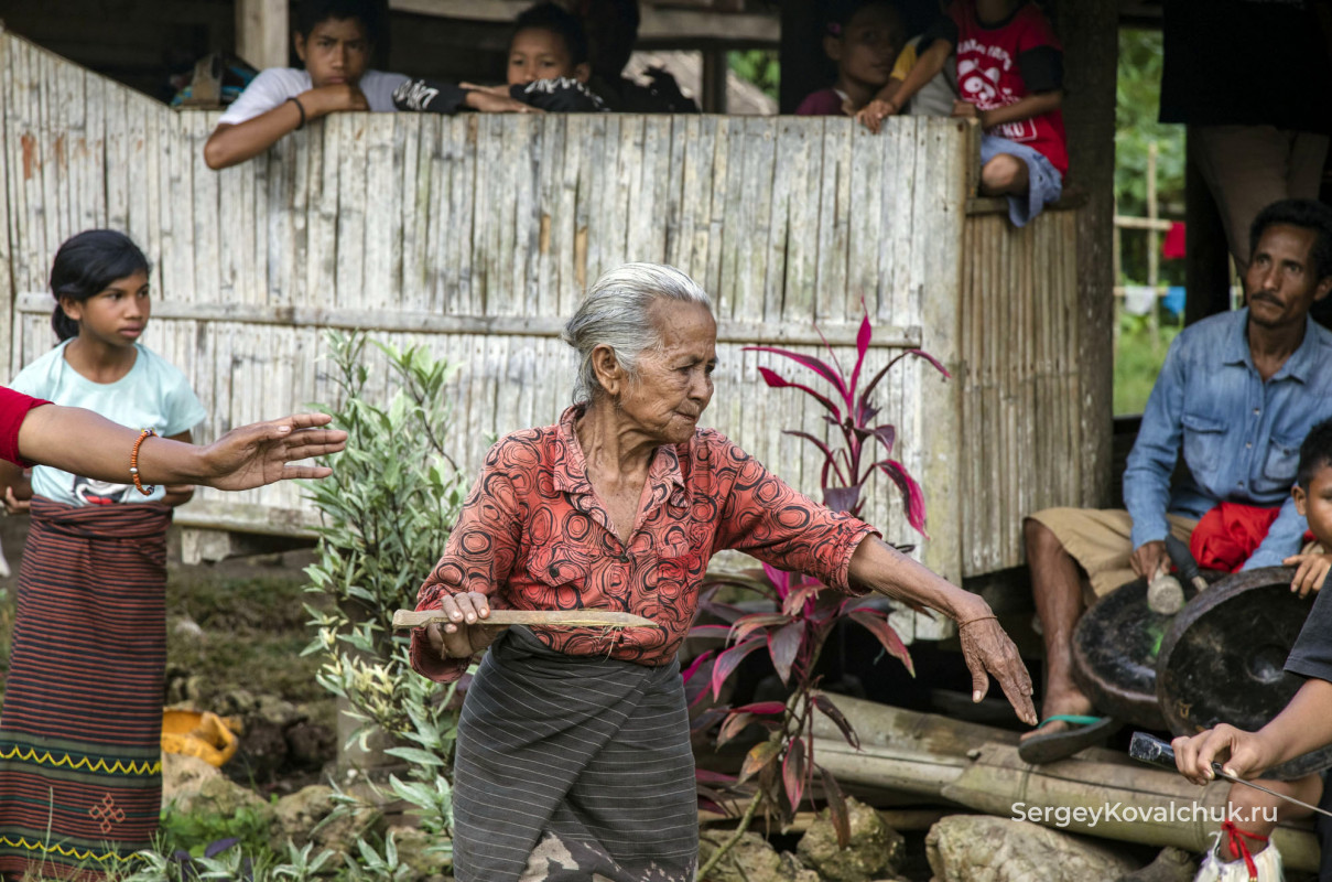 Woleka and Kataga Dances, West Sumba, Indonesia