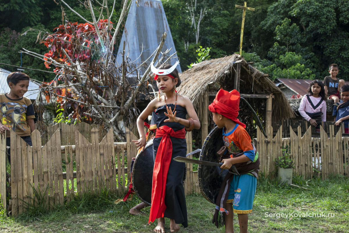 Woleka and Kataga Dances, West Sumba, Indonesia