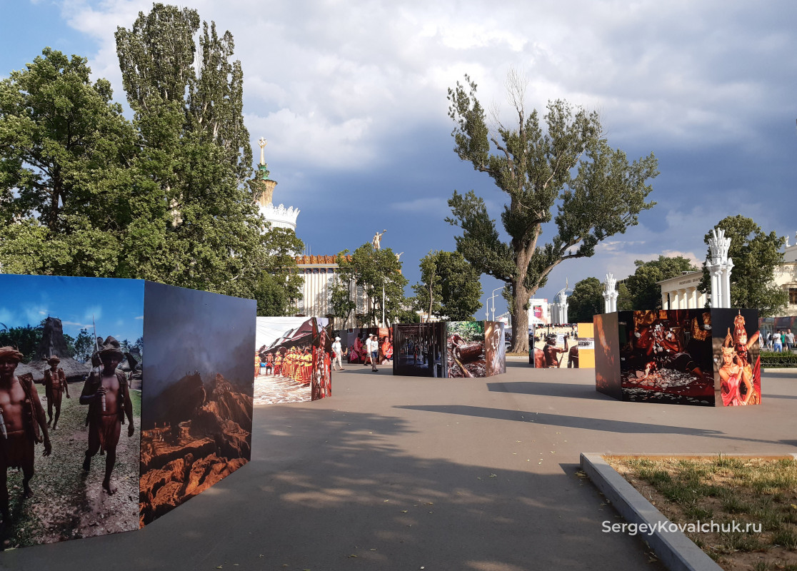 Photo exhibition: Sergey Kovalchuk Indonesia. Territory of centuries-old traditions