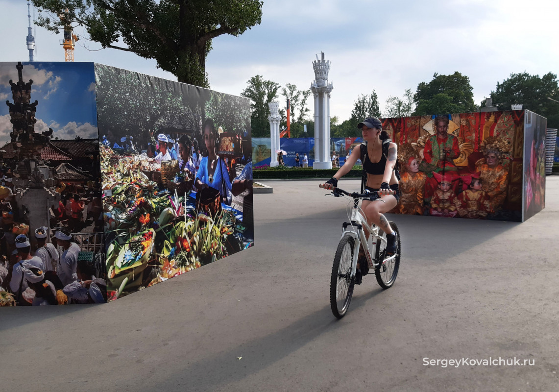 Photo exhibition: Sergey Kovalchuk Indonesia. Territory of centuries-old traditions