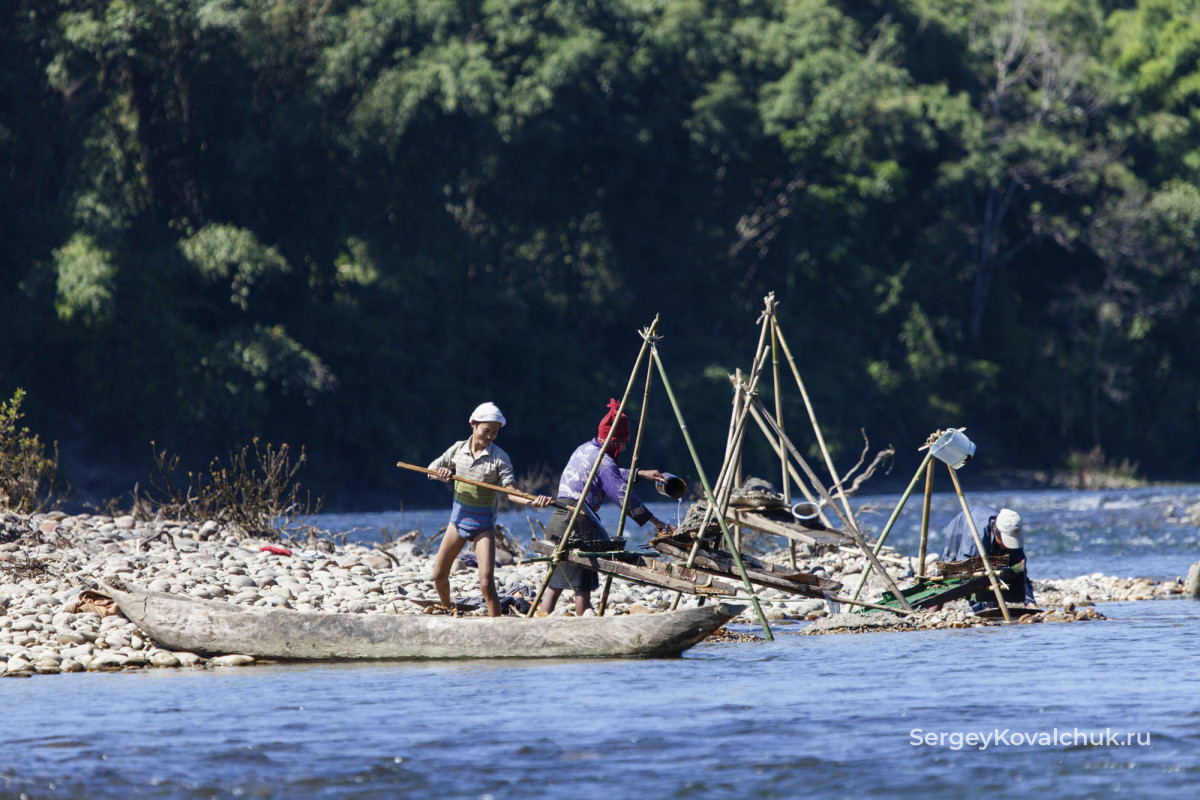 Photo exhibition: Sergey Kovalchuk Myanmar: all the gold of Burma