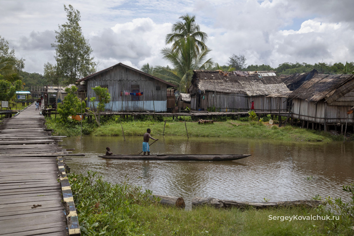 The Kadjang people, f Panya Province, on New Guineai, Indonesia